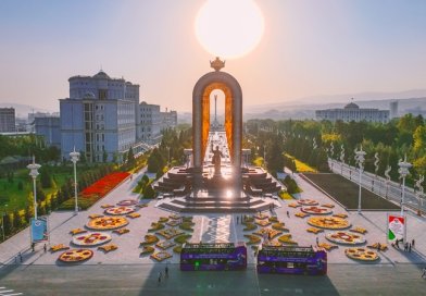 Дар Душанбе мавсими хатсайрҳои сайёҳии дохилишаҳрии «Red Bus Tours»  оғоз мегардад