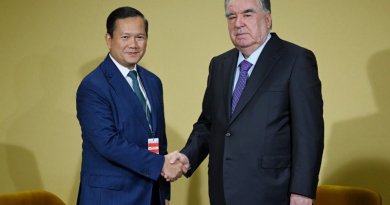Мулоқот бо Сарвазири Шоҳигарии Камбоҷа Ҳун Манет Мулоқот бо Сарвазири Шоҳигарии Камбоҷа Ҳун Манет