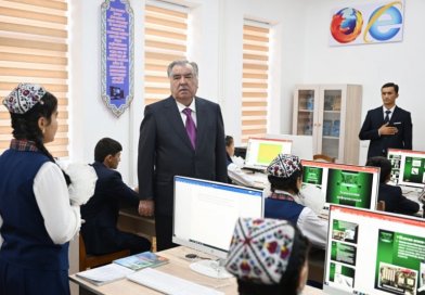 Сарвари давлат Эмомалӣ Раҳмон дар ноҳияи Данғара Муассисаи таҳсилоти миёнаи умумии №89-ро мавриди истифода қарор доданд