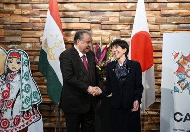 Президенти Ҷумҳурии Тоҷикистон Эмомалӣ Раҳмон бо Сарвазири Ҷопон Санаэ Такаичи мулоқот намуданд