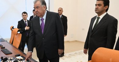 Пешвои миллат Эмомалӣ Раҳмон бинои нави Муассисаи давлатии «Телевизиони Душанбе»-ро ифтитоҳ намуданд