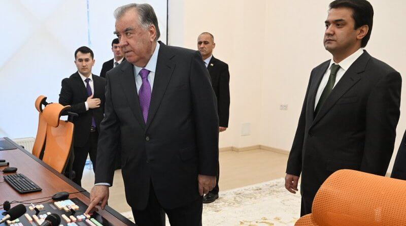 Пешвои миллат Эмомалӣ Раҳмон бинои нави Муассисаи давлатии «Телевизиони Душанбе»-ро ифтитоҳ намуданд