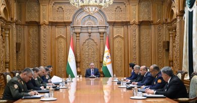 Пешвои миллат Эмомалӣ Раҳмон бо роҳбарони сохтору мақомоти низомӣ ва ҳифзи ҳуқуқ машварати корӣ доир намуданд Пешвои миллат Эмомалӣ Раҳмон бо роҳбарони сохтору мақомоти низомӣ ва ҳифзи ҳуқуқ машварати корӣ доир намуданд