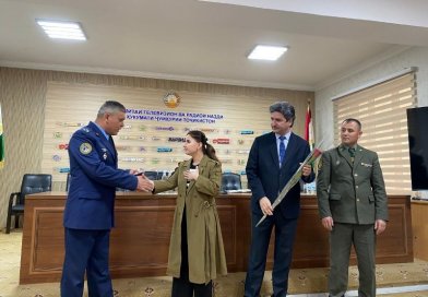 Вазорати мудофиа рӯзноманигоронро қадрдонӣ кард