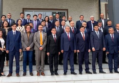 Конфронс бахшида ба Рӯзи ҷаҳонии пиряхҳо доир шуд