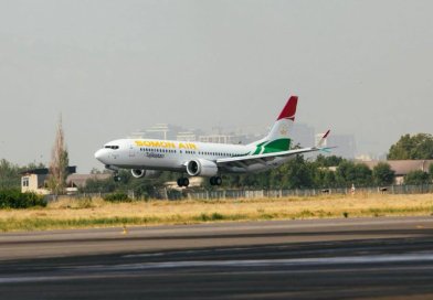 Ҳавопаймои нави Boeing 737-8 MAX ба Тоҷикистон ворид карда шуд